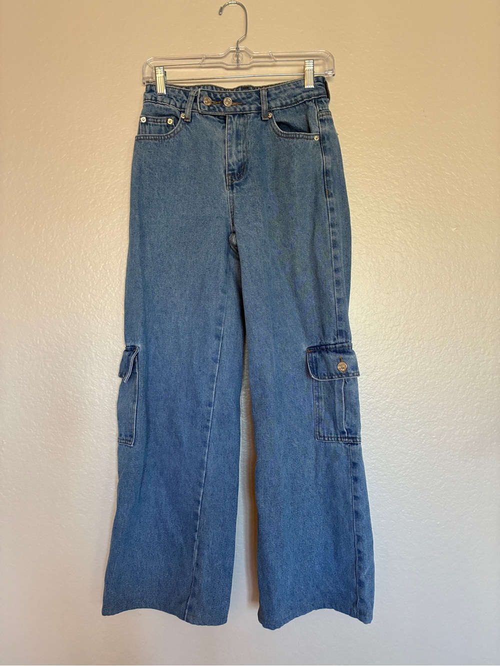 Edikted Size S/25” Waist Blue Wide-Leg Cargo Jeans Mid Rise Medium Wash Y2K Cute
